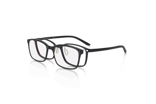 眼鏡店チェーン「JINS」を展開するジンズ（前橋市川原町、田中仁CEO）は、ワンタッチで眼鏡が老眼鏡になる「ジンズスイッチリーディング」=写真=を発売した